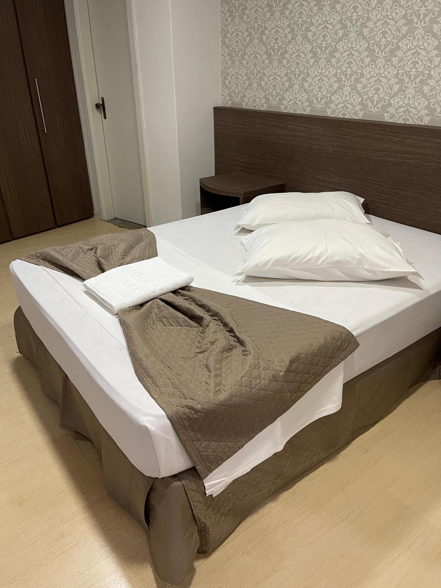 Hotel Abbas 3*